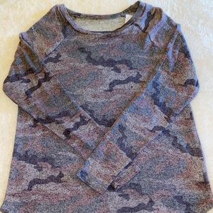 American Eagle long sleeved sweater. Pink camo.